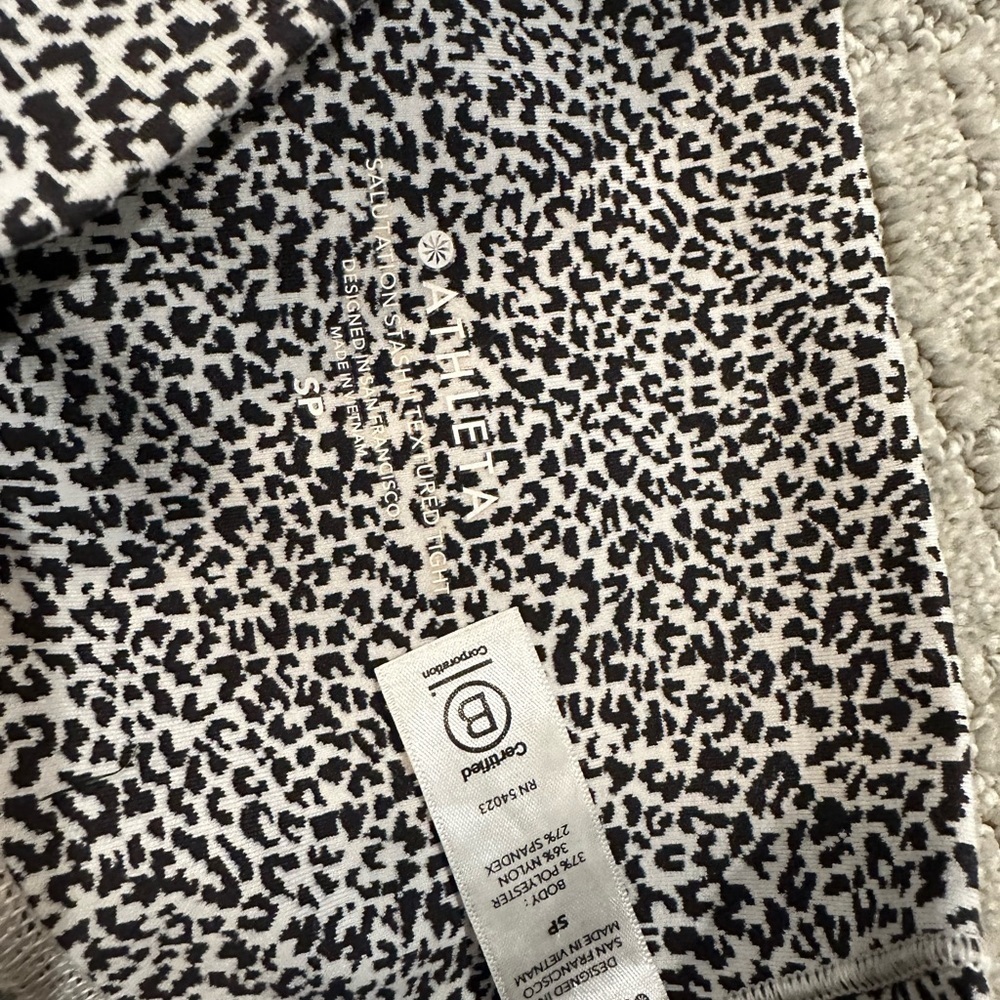 Athleta black and white micro leopard print crop leggings, SP - Picture 6 of 6